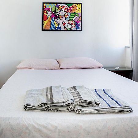 Copacabana Oceanview Suites: Beachfront Luxury with Modern Amenities Rio de Janeiro Exterior photo