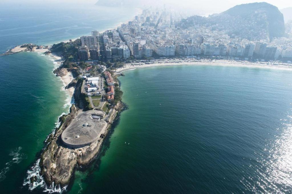 Copacabana Oceanview Suites: Beachfront Luxury with Modern Amenities Rio de Janeiro Exterior photo